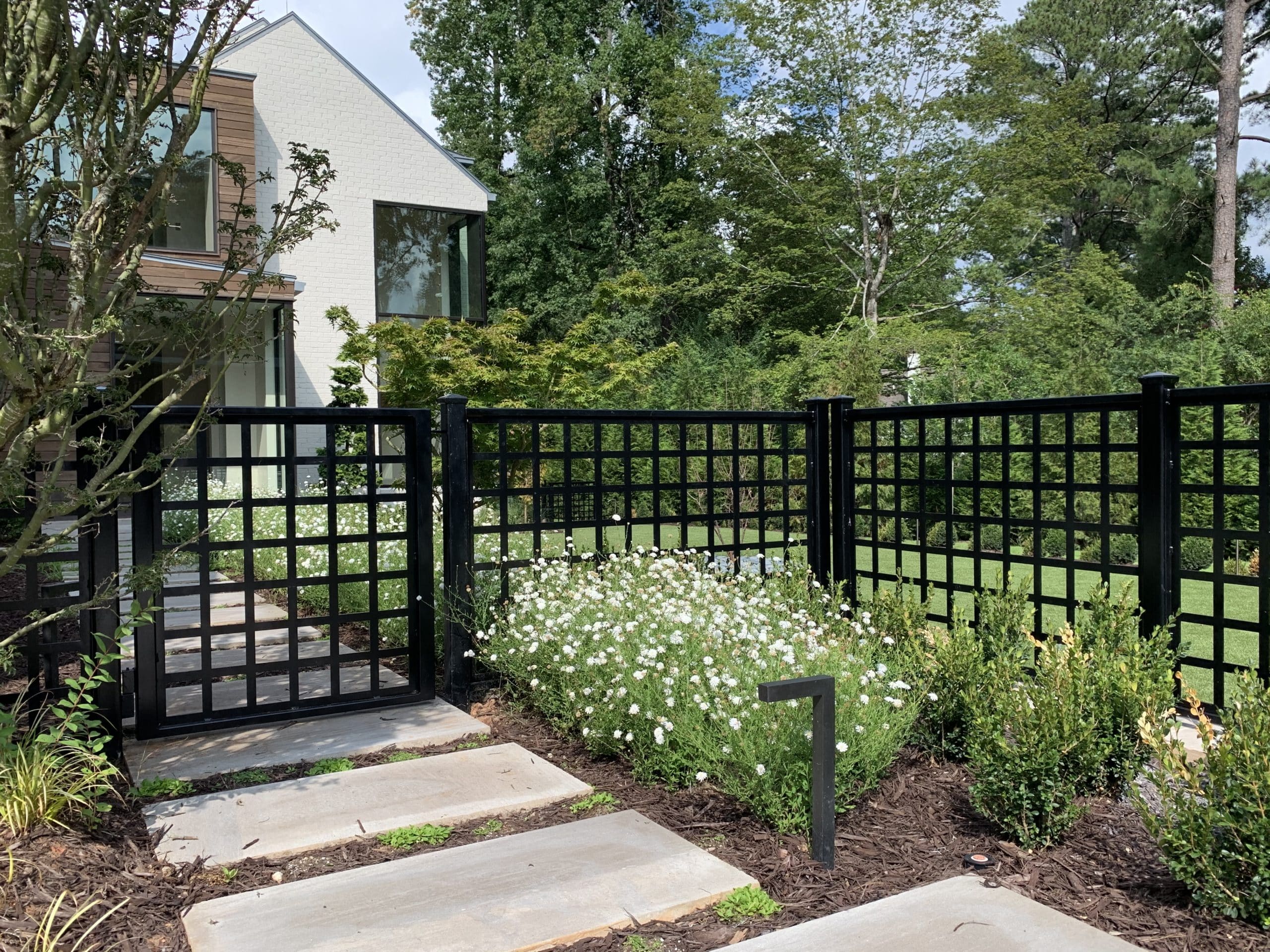 34 Front Yard Fence Ideas And Tips From Our Design Team | Yardzen