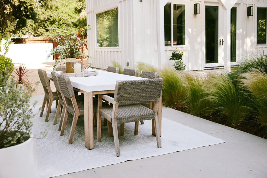 outdoor dining room